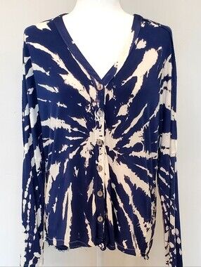 XCVI Navy/White Tie Dye Vneck Button Up Raglan Sleeve Hi-Low Raw Hem Top Small